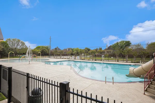 $650,000 | 8106 Hollowhaven Court, Houston, TX 77095