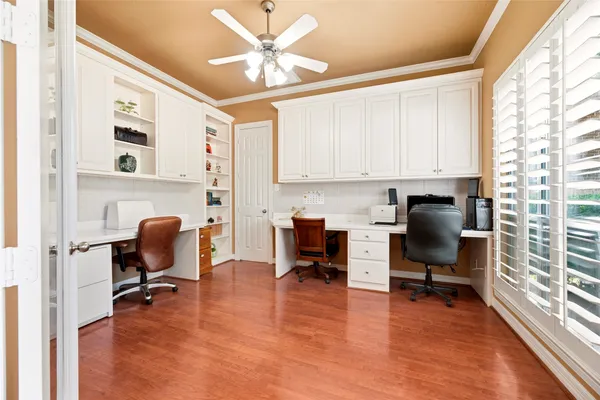 $650,000 | 8106 Hollowhaven Court, Houston, TX 77095