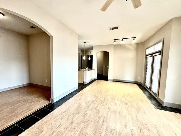 $2,352 | 3660 Richmond Avenue, Unit 309, Houston, TX 77046