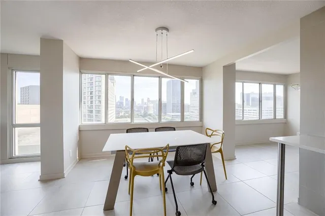 $550,000 | 2510 Grand Boulevard, Unit 1004, Kansas City, MO 64108