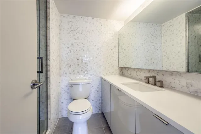 $550,000 | 2510 Grand Boulevard, Unit 1004, Kansas City, MO 64108