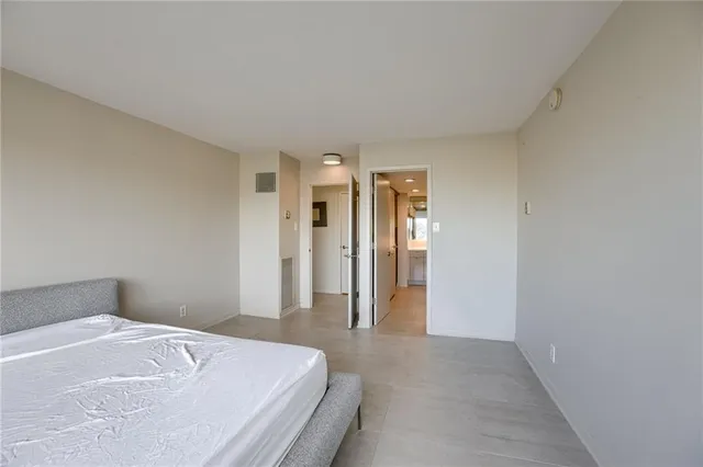 $550,000 | 2510 Grand Boulevard, Unit 1004, Kansas City, MO 64108