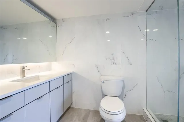 $550,000 | 2510 Grand Boulevard, Unit 1004, Kansas City, MO 64108