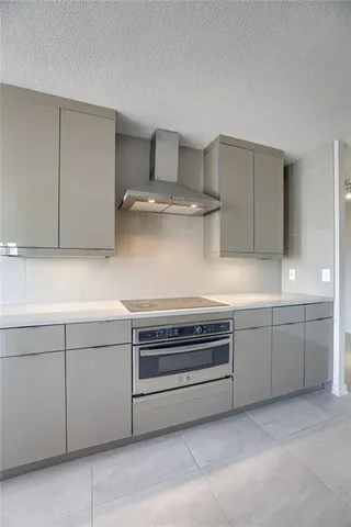 $550,000 | 2510 Grand Boulevard, Unit 1004, Kansas City, MO 64108