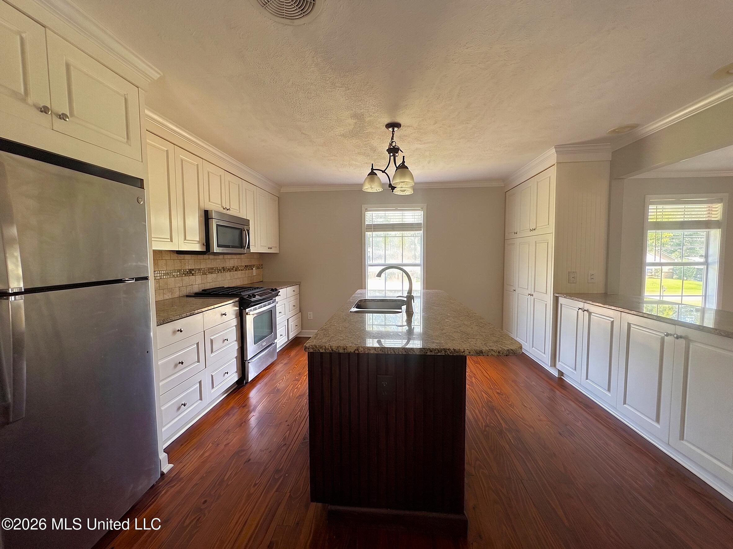 455 South Wheatley Street Ridgeland, MS 39157 - Photo 2 of 15 2 (Kitchen) (3)