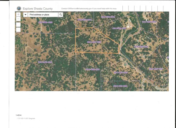 a black and white photo of a mirror