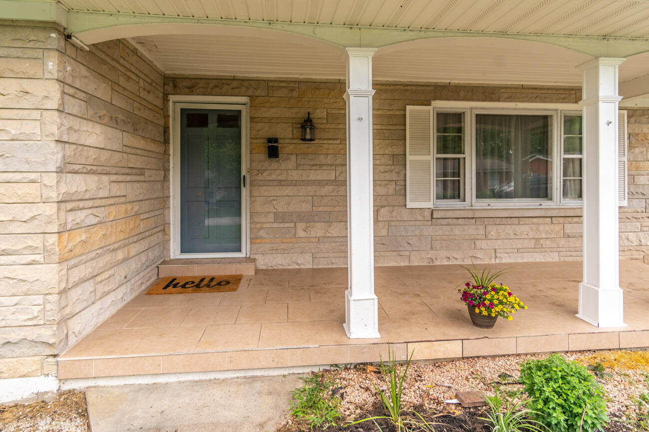 415 Riddell Court Irvine, KY 40336 - Photo 3 of 38 107