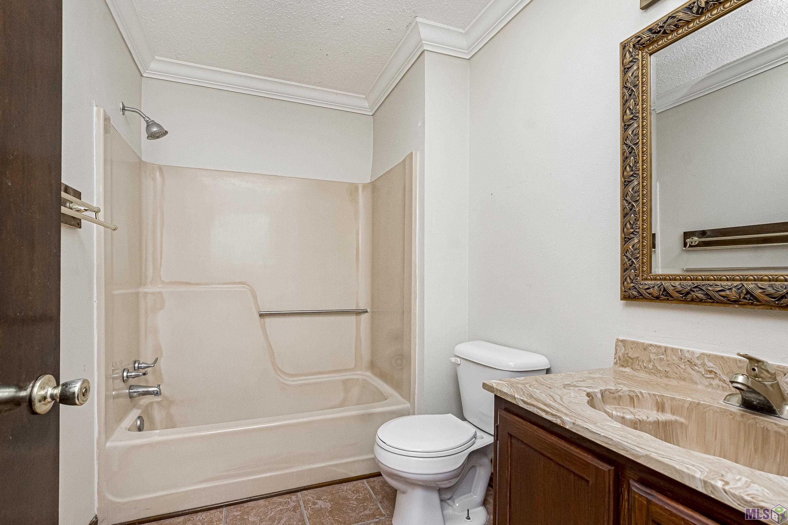 5205 Heatherstone Drive Baton Rouge, LA 70820 - Photo 8 of 10