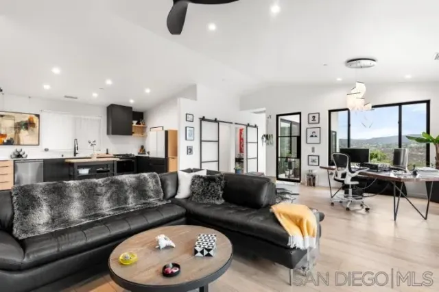 $939,000 | 1615 Vista Del Lago, Fallbrook, CA 92028