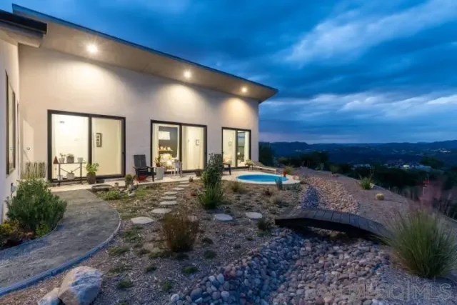 $939,000 | 1615 Vista Del Lago, Fallbrook, CA 92028