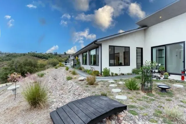 $939,000 | 1615 Vista Del Lago, Fallbrook, CA 92028