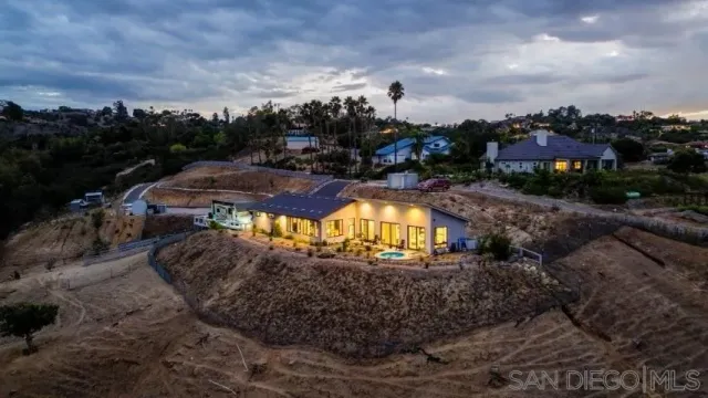 $939,000 | 1615 Vista Del Lago, Fallbrook, CA 92028