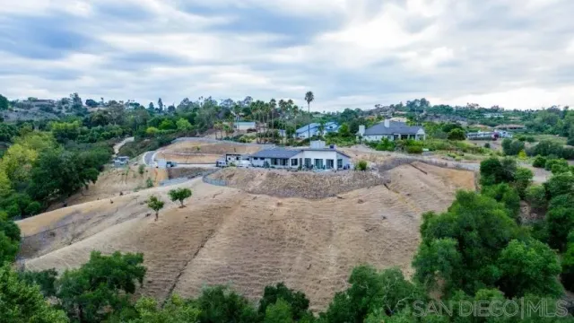 $939,000 | 1615 Vista Del Lago, Fallbrook, CA 92028