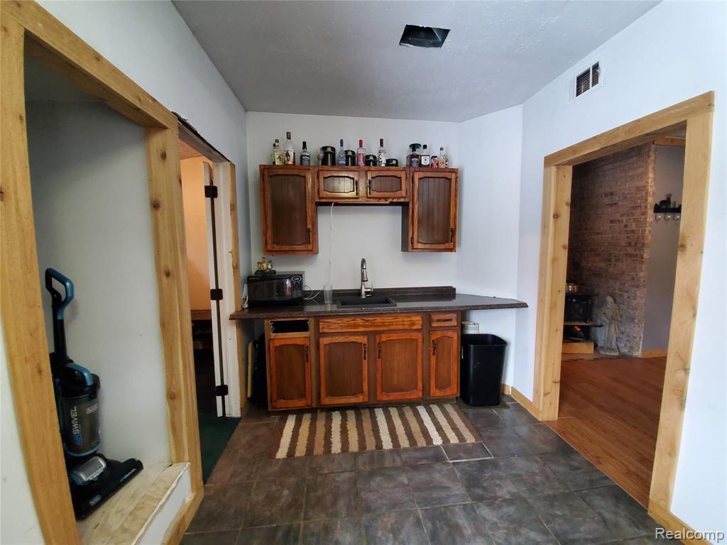 2225 South 29 Road Cadillac, MI 49601 - Photo 5 of 25