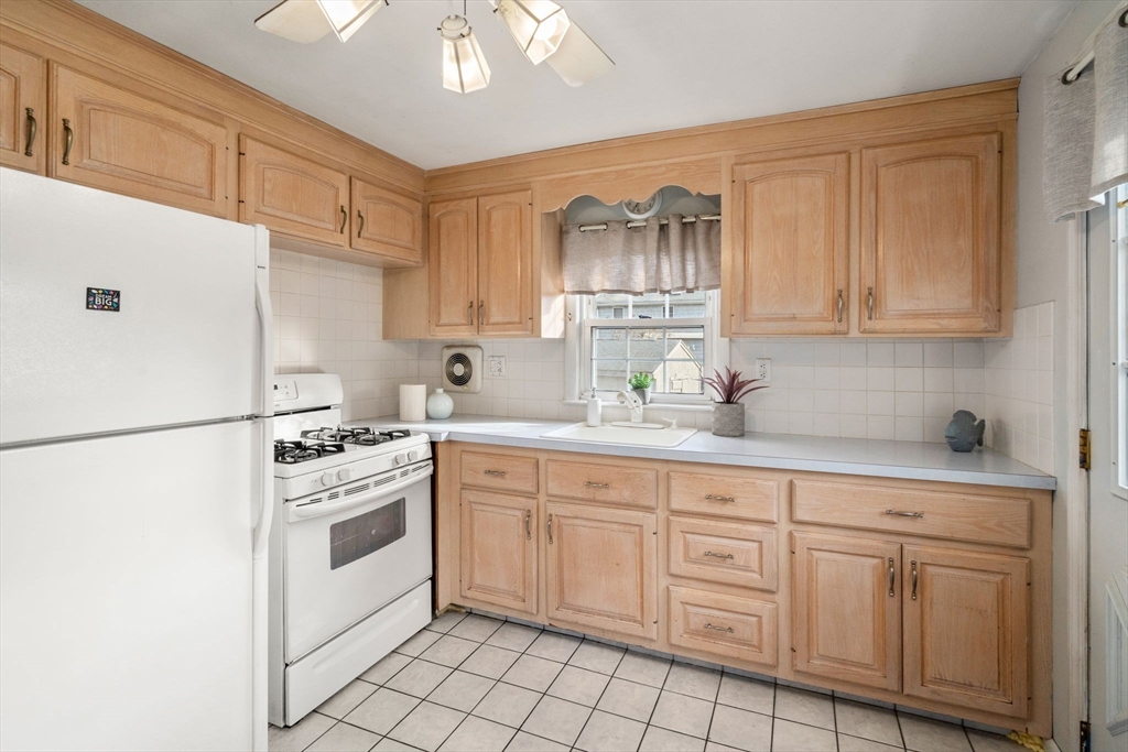26 Windham Road Boston, MA 02136 - Photo 2 of 17 Gallery Image 2