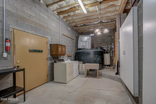 a view of livingroom with furniture