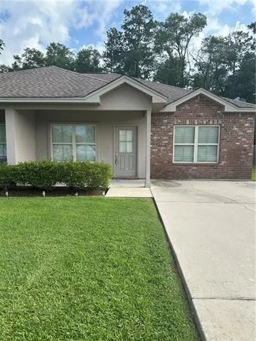 $1,150 | 142 Village Oaks Boulevard, Ponchatoula, LA 70454
