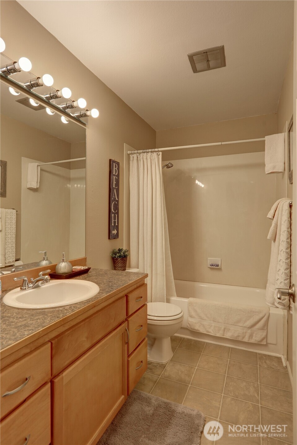 7924 212th Street Southwest, Unit 305 Edmonds, WA 98026 - Photo 14 of 17