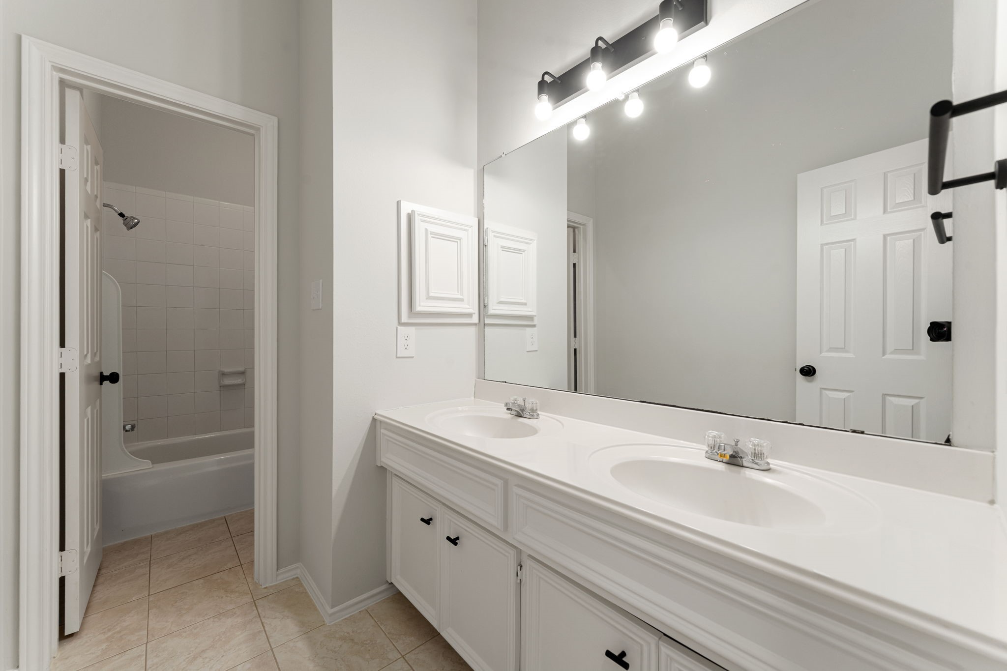 22 Crestview Trail Houston, TX 77082 - Photo 24 of 39 a bathroom with a sink double vanity granite tub and shower