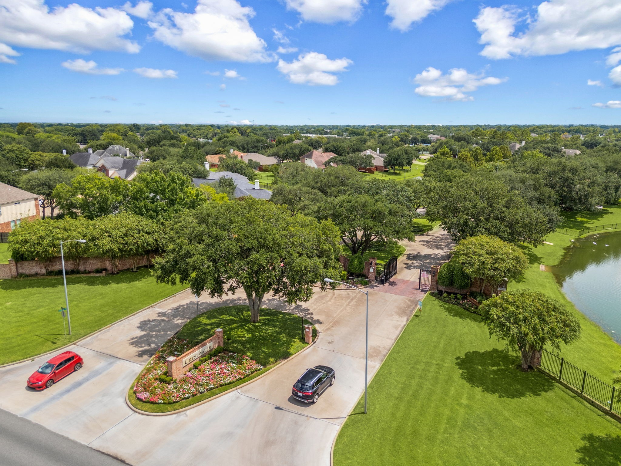 22 Crestview Trail Houston, TX 77082 - Photo 34 of 39 an aerial view of a house with a yard