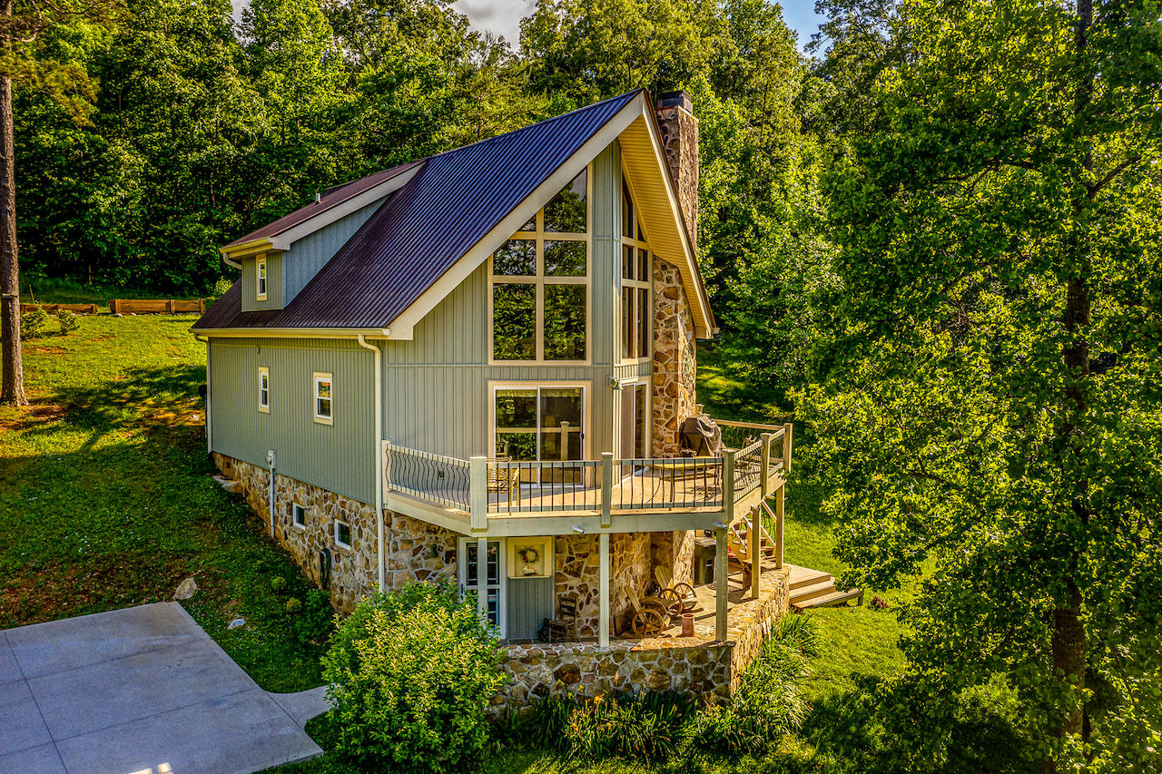 402 East Norris Point Road La Follette, TN 37766 - Photo 1 of 34 Exterior-1