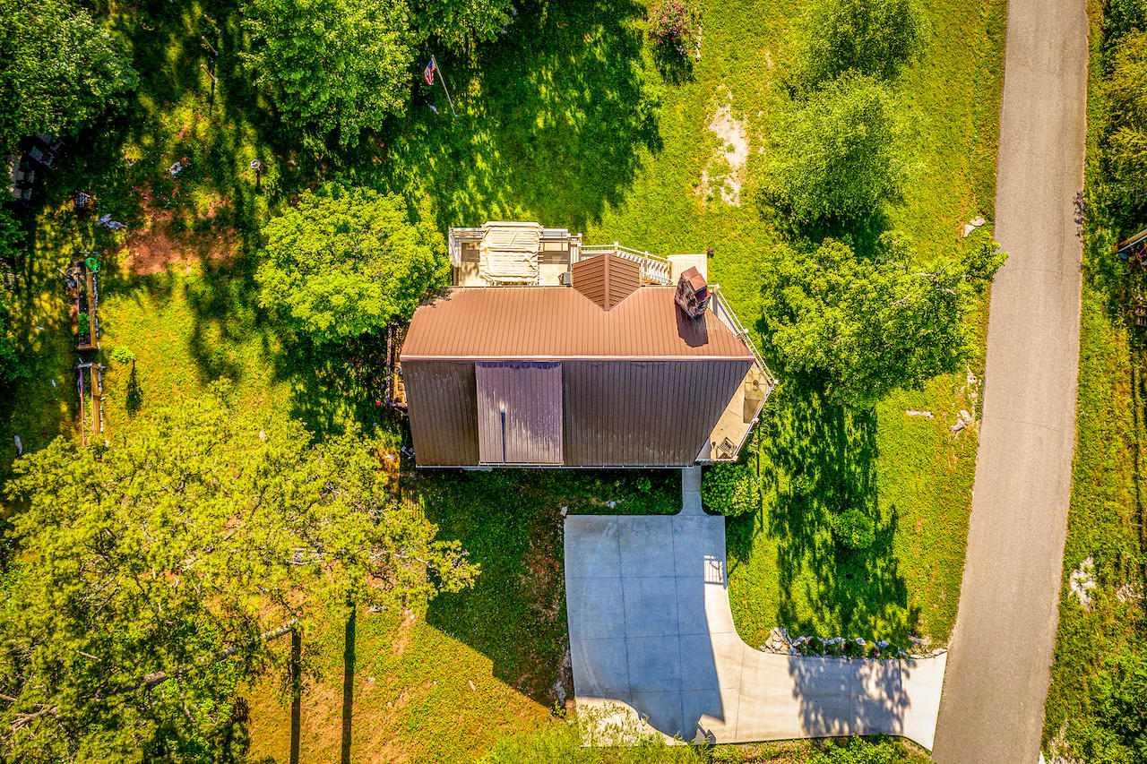 402 East Norris Point Road La Follette, TN 37766 - Photo 8 of 34 Exterior-8