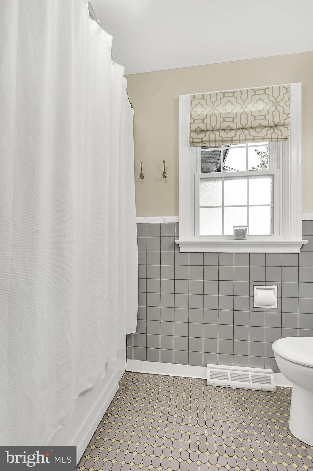 335 Beverly Road Camp Hill, PA 17011 - Photo 17 of 32 Gallery Image 17