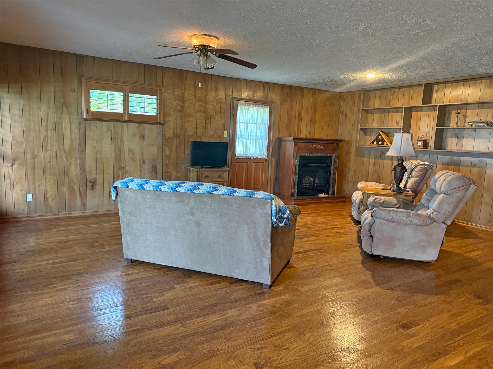 192 Sam Houston Loop Point Blank, TX 77364 - Photo 7 of 42 Very roomy living room.