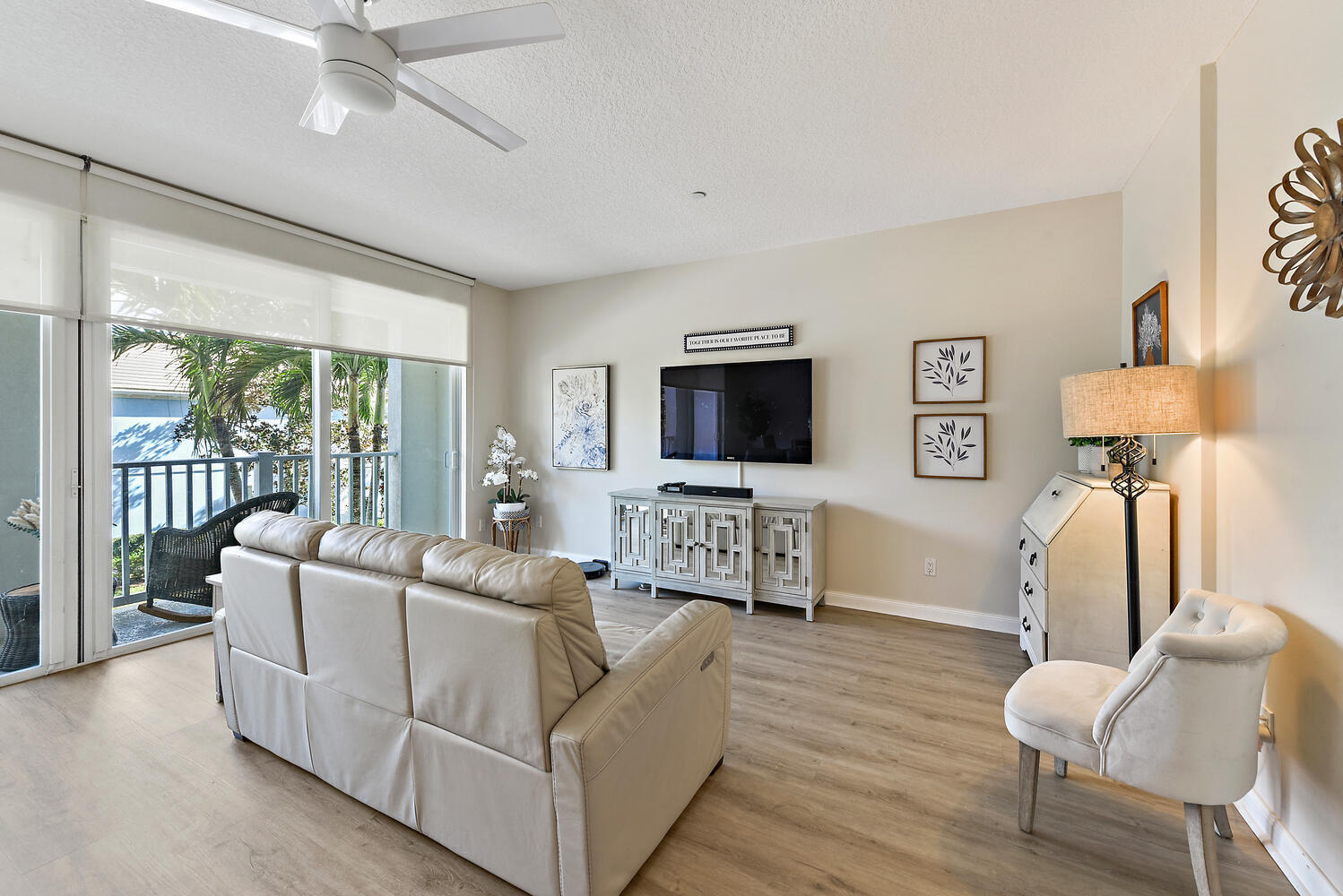 3261 East Community Drive Jupiter, FL 33458 - Photo 13 of 38 Upstairs Living Area