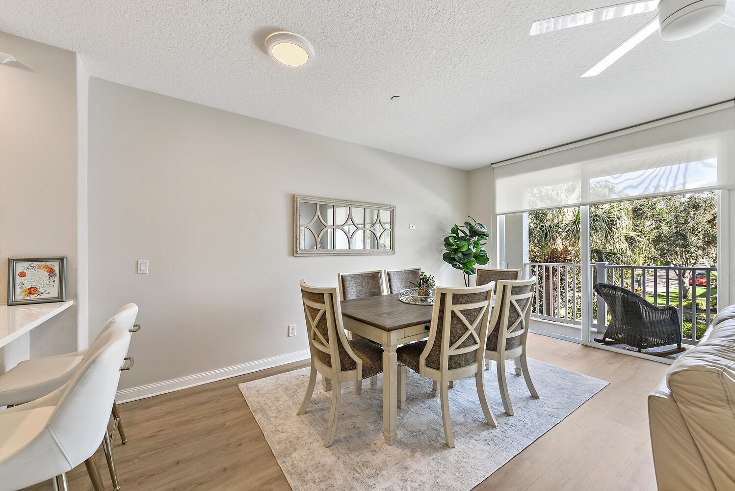 3261 East Community Drive Jupiter, FL 33458 - Photo 14 of 38 Upstiars Dining Area