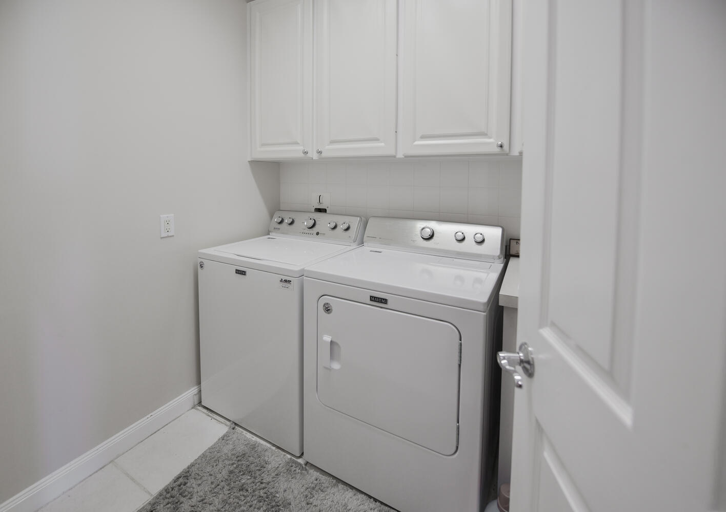 3261 East Community Drive Jupiter, FL 33458 - Photo 28 of 38 Laundry/Utility Closet