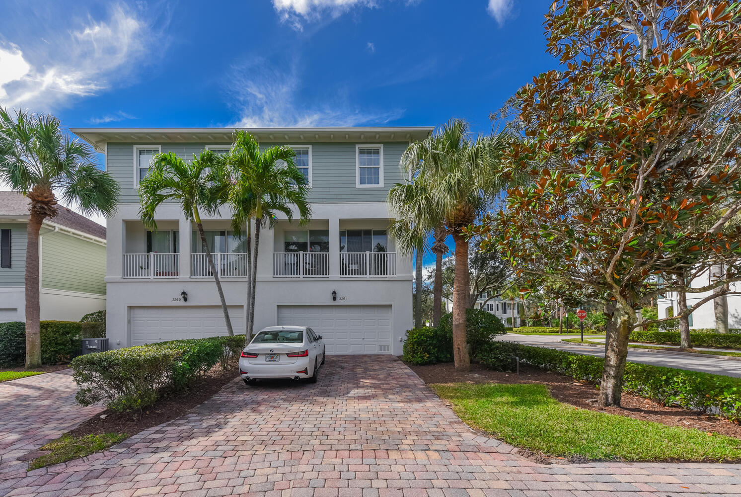 3261 East Community Drive Jupiter, FL 33458 - Photo 33 of 38 Exterior Rear Garage