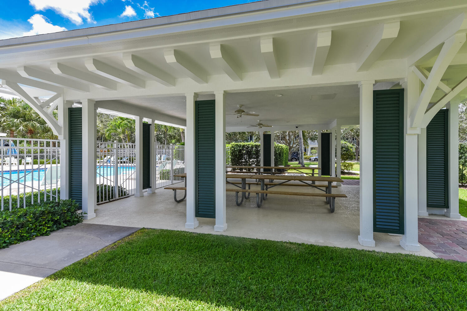 3261 East Community Drive Jupiter, FL 33458 - Photo 38 of 38 Martinique Picnic Area