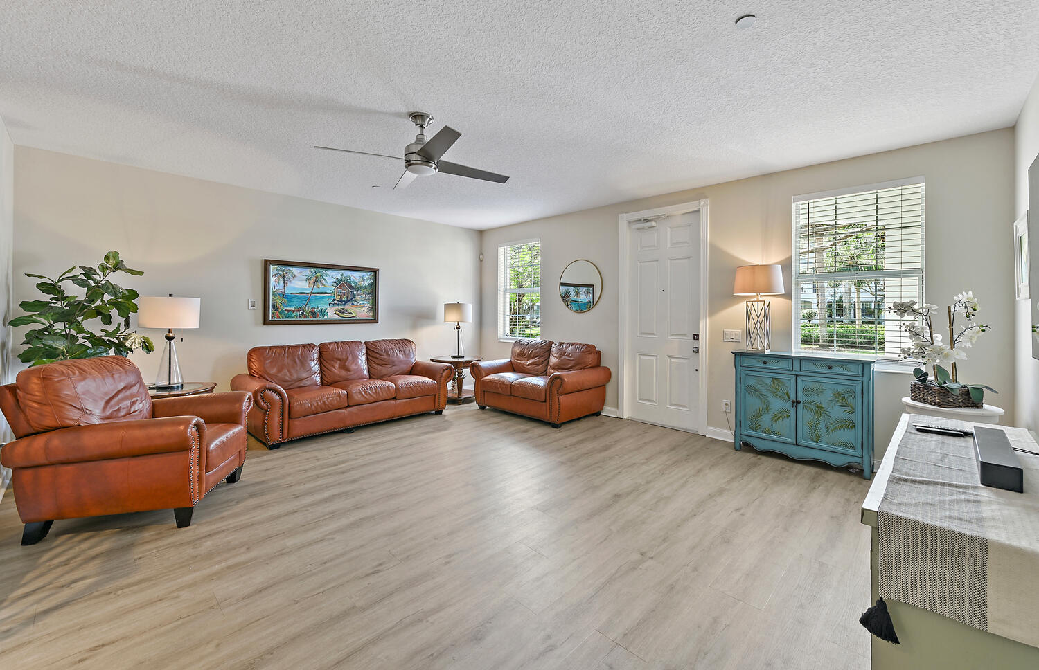 3261 East Community Drive Jupiter, FL 33458 - Photo 7 of 38 Living Area