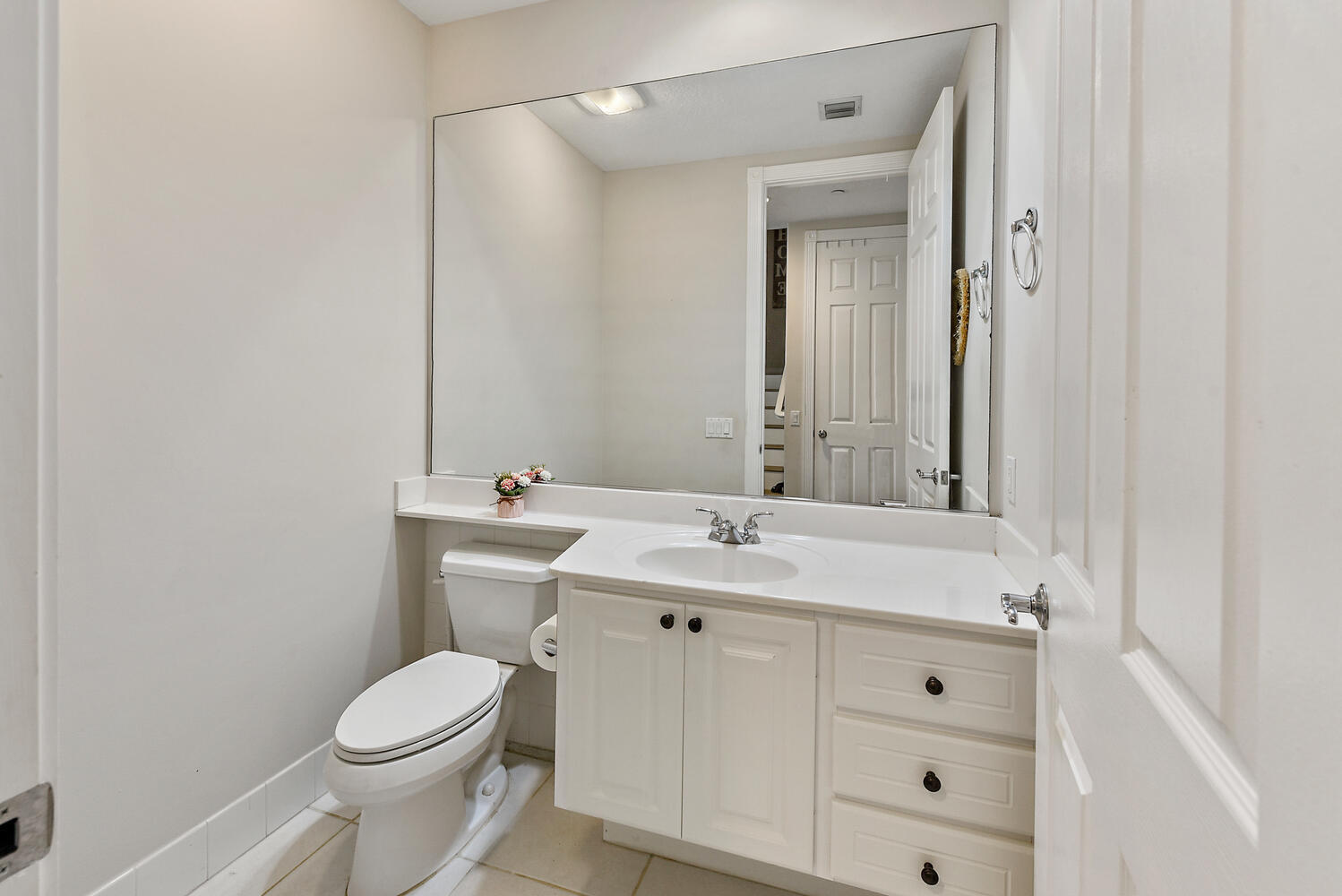 3261 East Community Drive Jupiter, FL 33458 - Photo 10 of 38 Half Bath/Downstairs