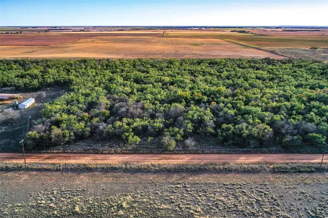 a view of a lake and outdoor space
