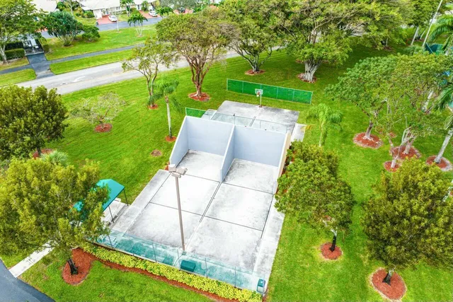 $258,900 | 8077 Springtree Road, Boca Raton, FL 33496