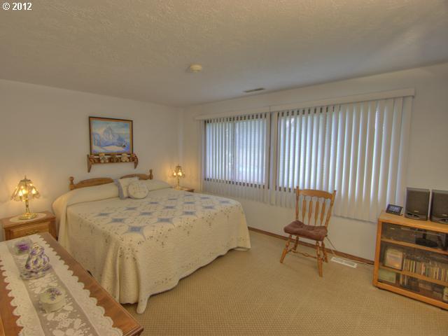1725 Northwest Hobbs Road Cornelius, OR 97113 - Photo 7 of 16 Gallery Image 7