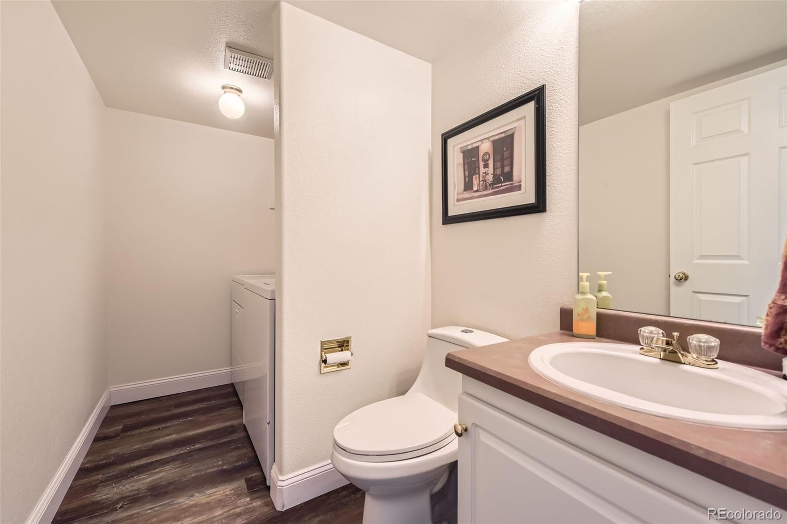 10235 South Rotherwood Circle Highlands Ranch, CO 80130 - Photo 15 of 27 Gallery Image 15