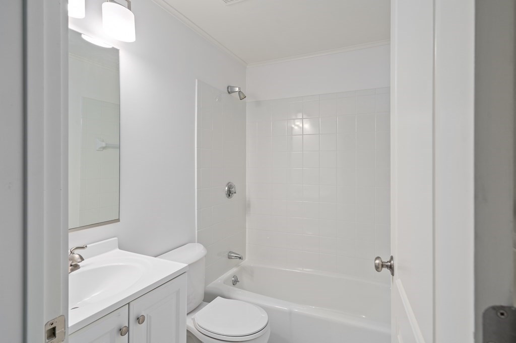 46 Harrison Place West Springfield, MA 01089 - Photo 15 of 42 Gallery Image 15