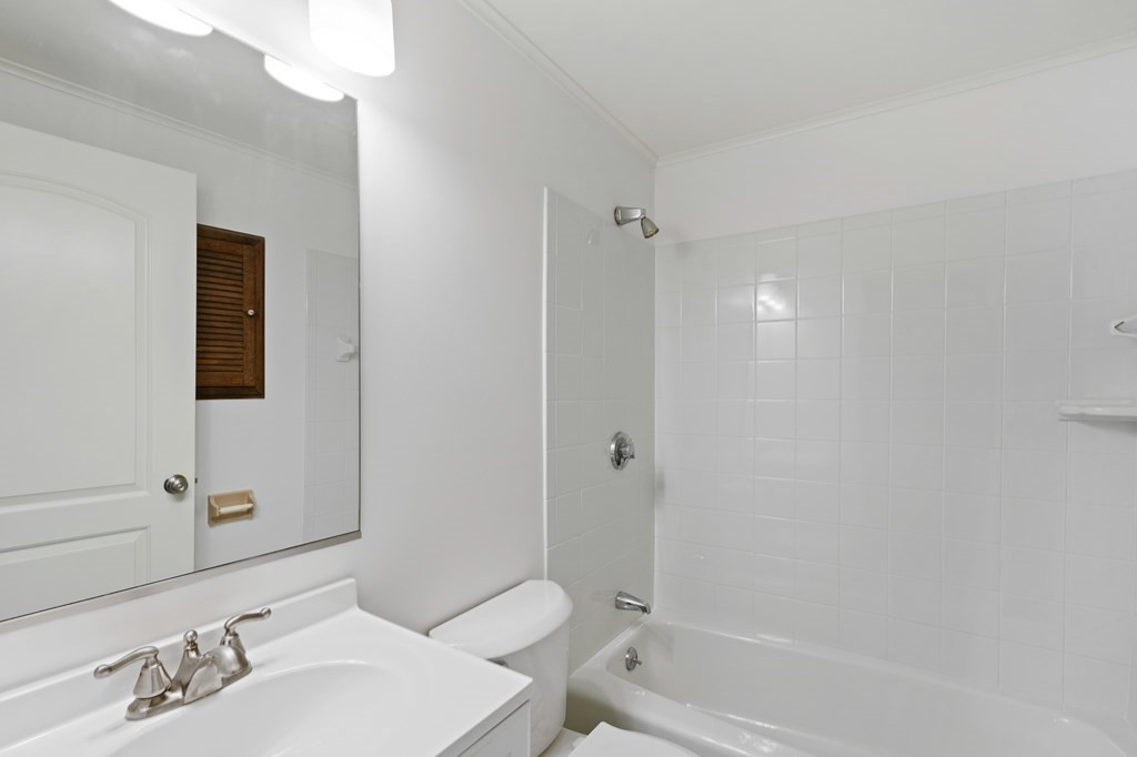 46 Harrison Place West Springfield, MA 01089 - Photo 16 of 42 Gallery Image 16