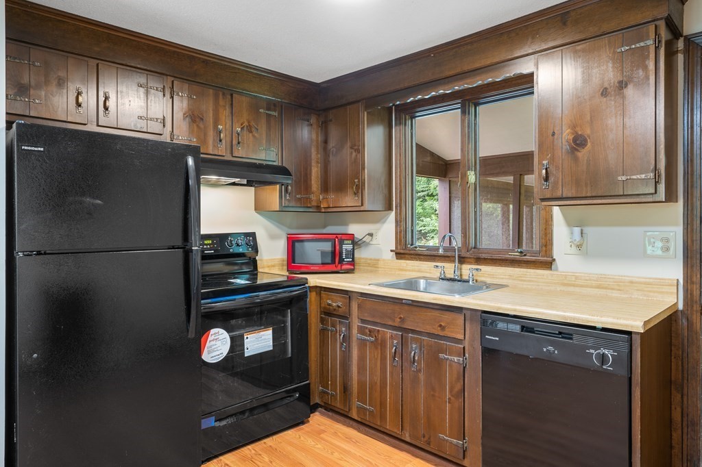 46 Harrison Place West Springfield, MA 01089 - Photo 32 of 42 Gallery Image 32