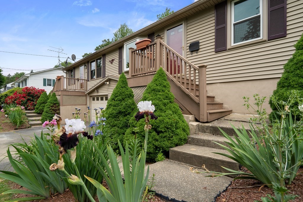 46 Harrison Place West Springfield, MA 01089 - Photo 4 of 42 Gallery Image 4