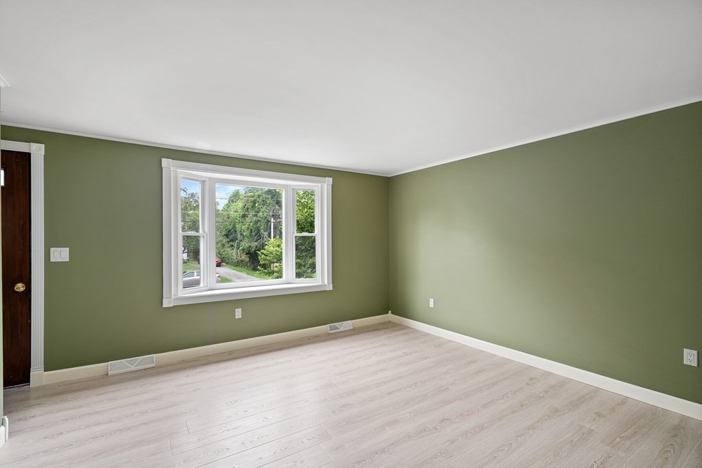 46 Harrison Place West Springfield, MA 01089 - Photo 7 of 42 Gallery Image 7