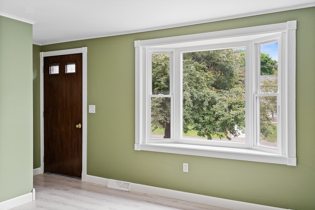 46 Harrison Place West Springfield, MA 01089 - Photo 8 of 42 Gallery Image 8