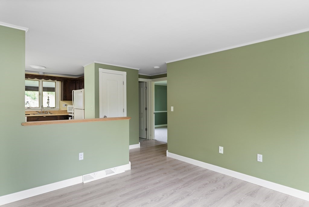 46 Harrison Place West Springfield, MA 01089 - Photo 9 of 42 Gallery Image 9