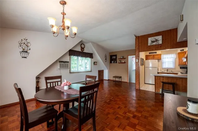 $939,000 | 200 Ingraham Lane, New Hyde Park, NY 11040