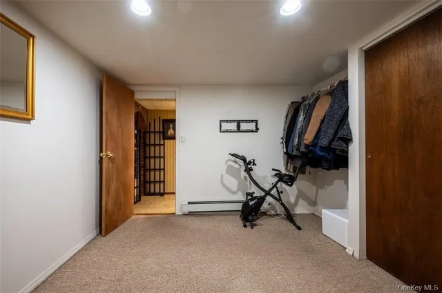 $939,000 | 200 Ingraham Lane, New Hyde Park, NY 11040