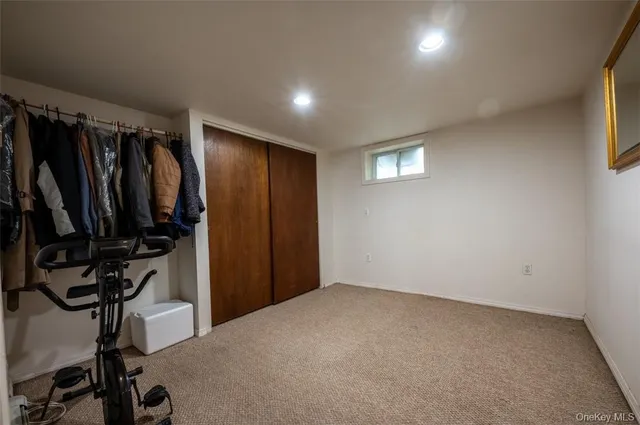 $939,000 | 200 Ingraham Lane, New Hyde Park, NY 11040