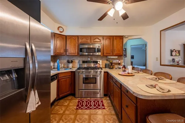 $939,000 | 200 Ingraham Lane, New Hyde Park, NY 11040